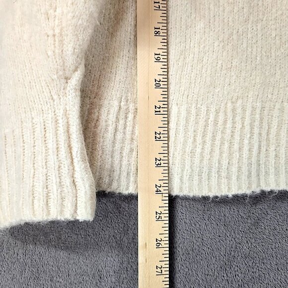 Victoria's Secret Fuzzy Cropped Cream Color Sweater Women's Size X Small 165/84A - Picture 9 of 12